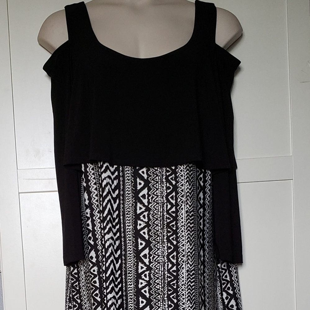 Plus Size Ashley Stewart cold shoulder Maxi 22/24